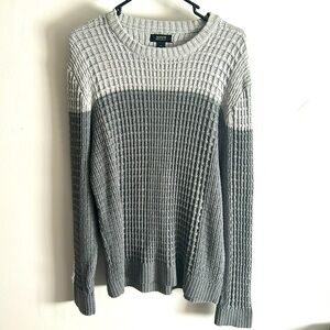 Cozy Alfani men’s knit sweater. Size medium. In great shape.